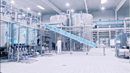 從智慧牧場到創新工廠 伊利十余款新品集中亮相